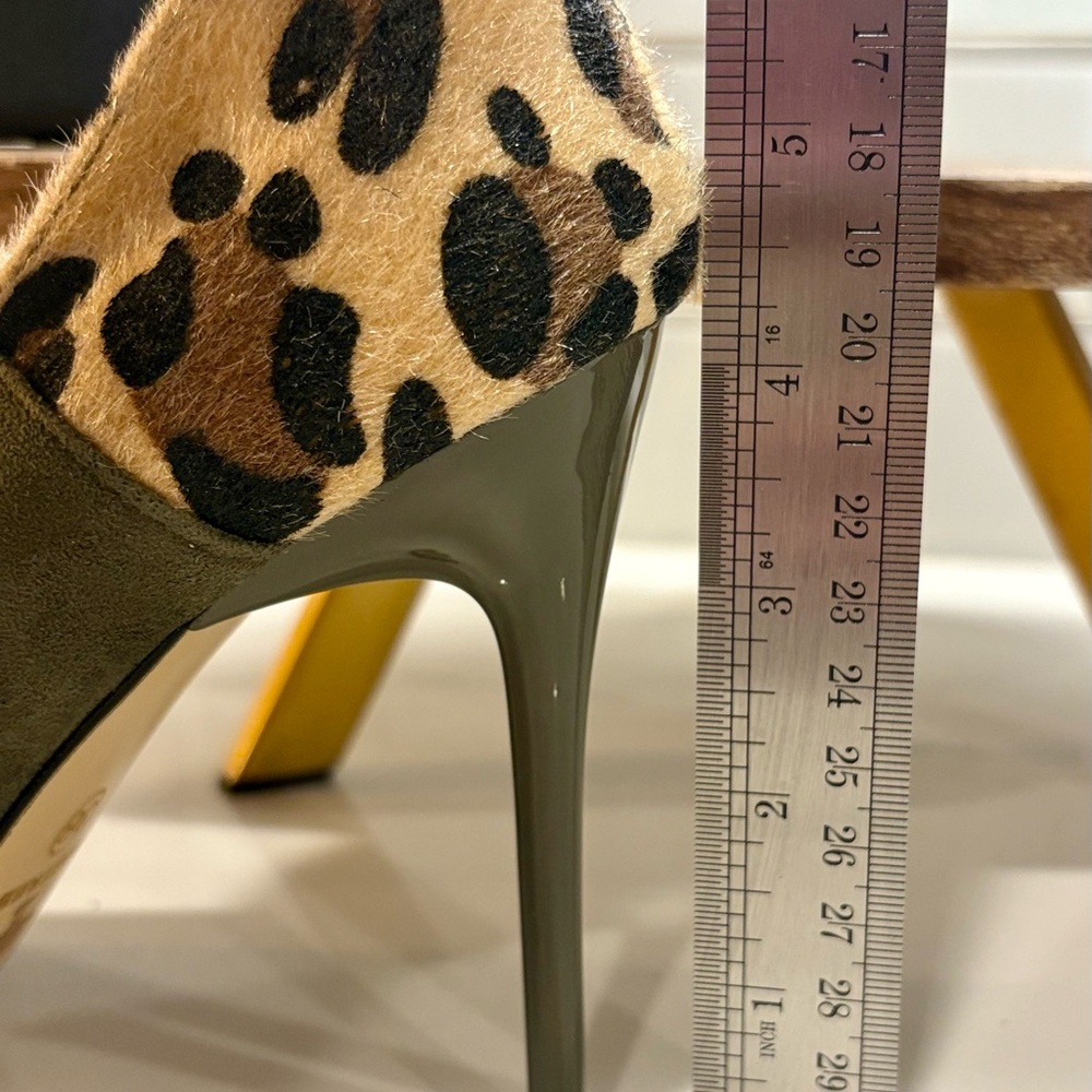 Olive Green Stiletto Heels with Leopard Print
Size: UK 38 = US 7.5-8
5” heel - Picture 5 of 9